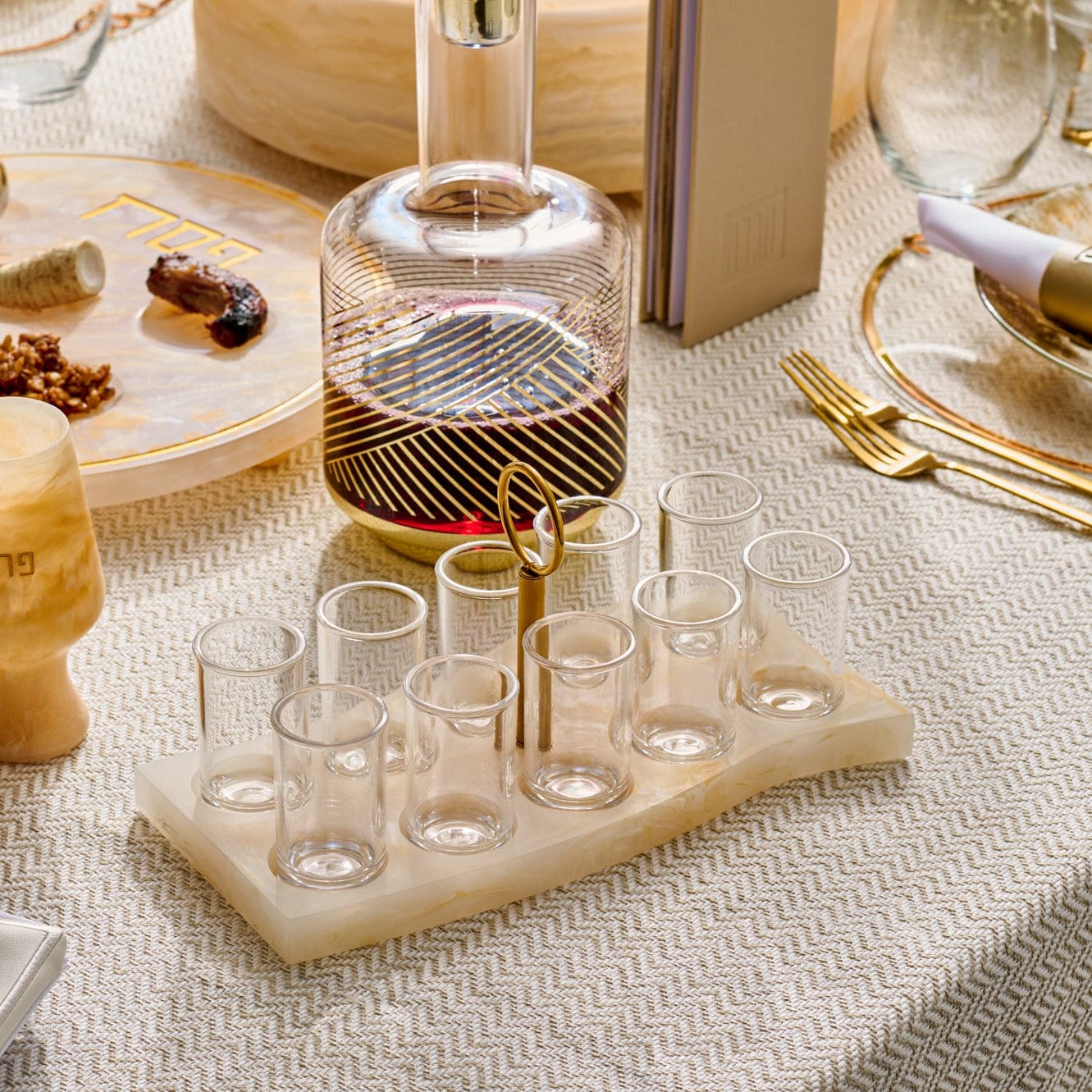 Gold Resin Curve Liquor Set