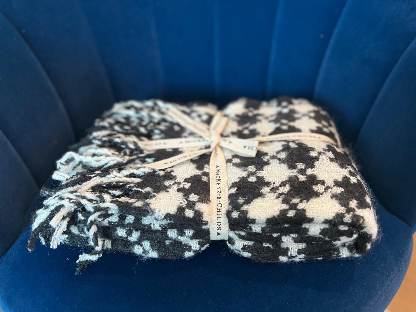 Black & Ivory Houndstooth Throw
