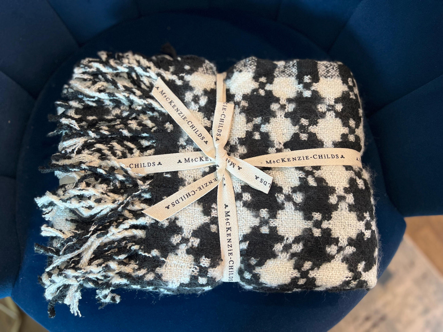 Black & Ivory Houndstooth Throw