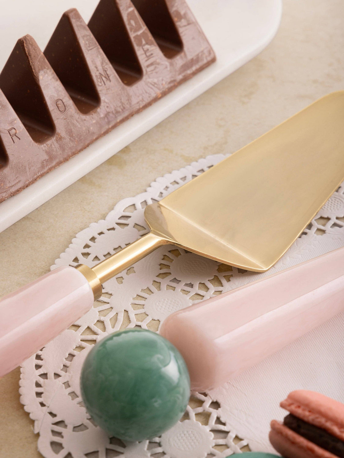 Sculpted Cake Servers Set