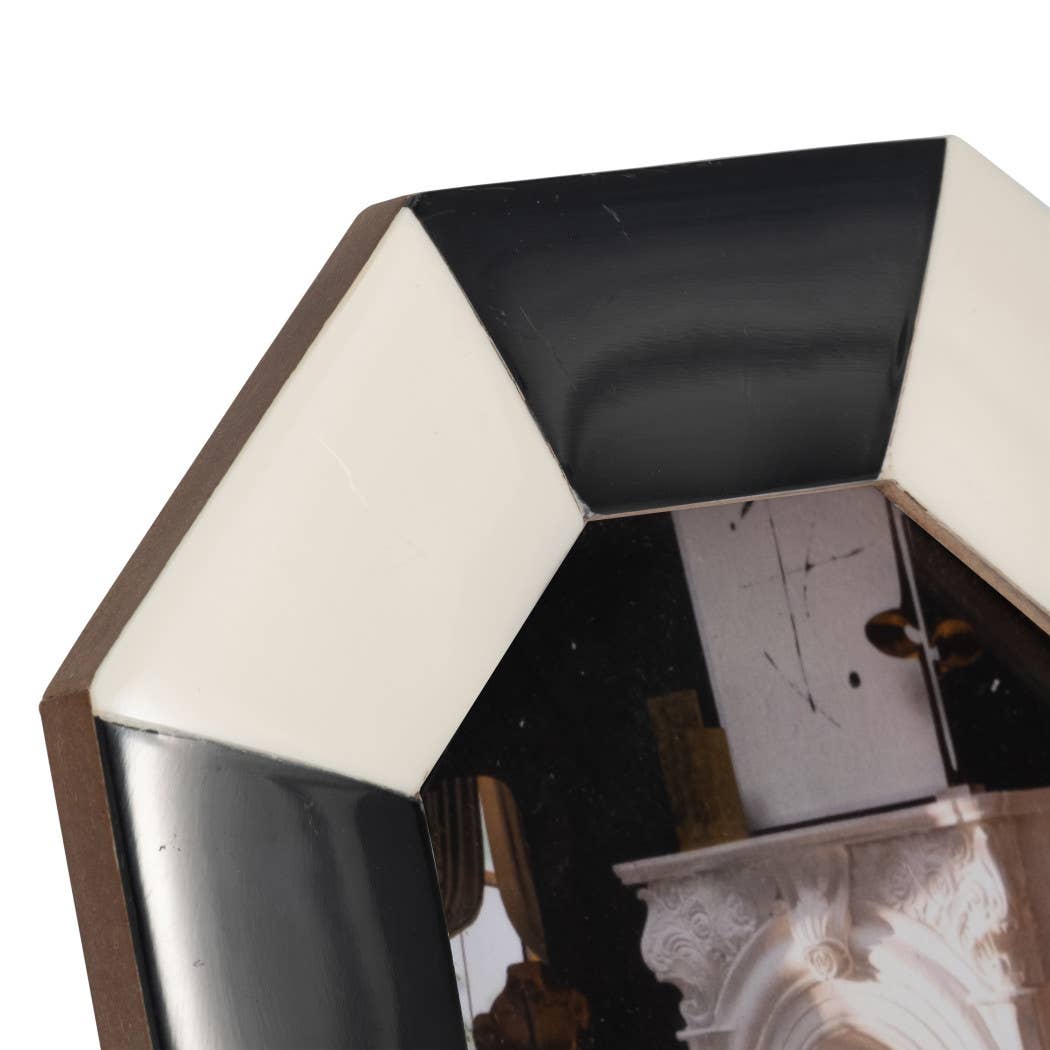 Photo Frame - Black/White Resin Contemporary Octagon