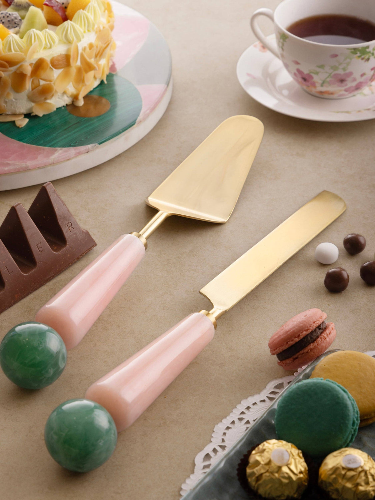 Sculpted Cake Servers Set