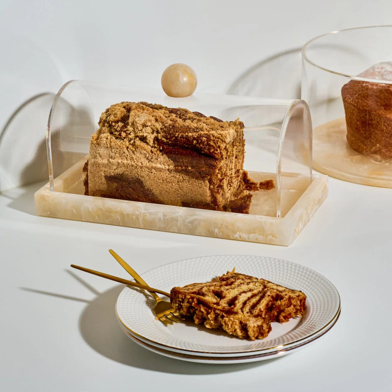 Small Rectangular Resin Cake Dome